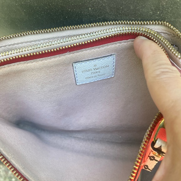 Louis Vuitton Pochette Giant Monogram Double Zip - Picture 8 of 14